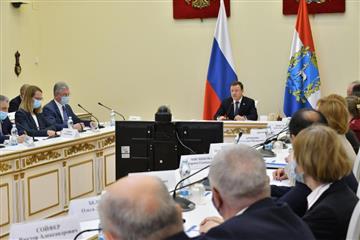 Дмитрий Азаров провел заседание штаба по повышению устойчивости экономики региона