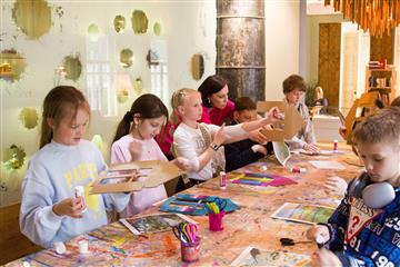 Юных самарцев приглашают на летние творческие мастерские в галерее 