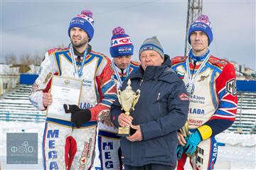 "Мега-Лада" - серебряный призер командного чемпионата страны по мотогонкам на льду