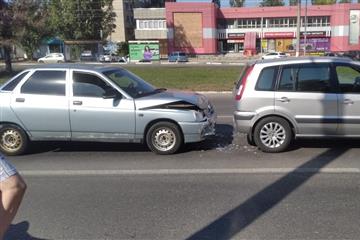 В Тольятти в ДТП пострадала пассажирка Ford, в который въехал ВАЗ