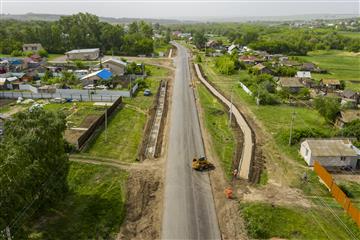 В селе Чубовка Самарской области строят тротуар длиной 2,5 километра