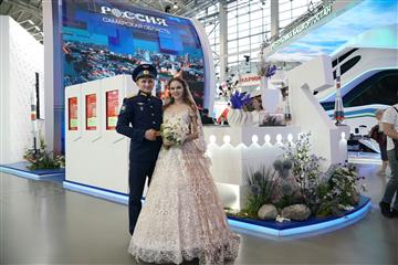 Пара из Самарской области поженилась на выставке 
