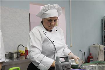 Почти 2400 жителей Самарской области прошли в этом году профобучение и устроились на работу