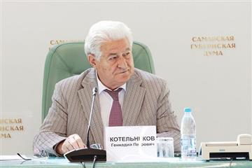 Геннадий Котельников поздравил медиков региона с профессиональным праздником