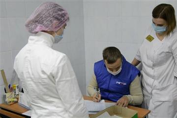 Волонтеры "Единой России" помогли врачам