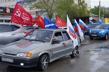 В Самаре "Единая Россия" организовала автопробег "Бессмертного полка"