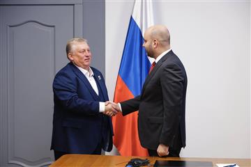 Игорь Осинькин награжден знаком