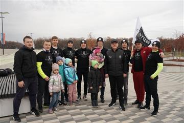 Дмитрий Азаров поддержал идеи спортивно-бегового сообщества "Отцы"