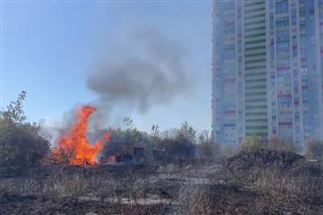 В Тольятти ликвидируют крупный природный пожар