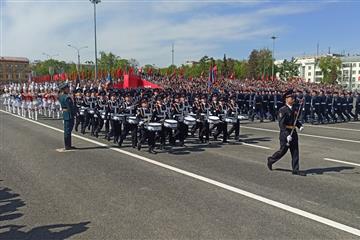 В Самаре на площади Куйбышева прошел парад в честь Дня Победы