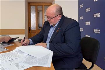 Константин Доладов и Алексей Дегтев подали документы на предварительное голосование 