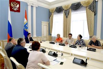 Губернатор провел встречу с представителями творческих союзов Самарской области
