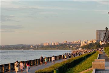 Музыканты, танцы, пляжи: чем живет самарская набережная