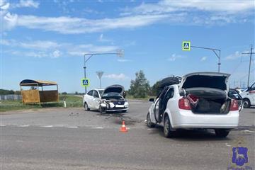 В Волжском районе в ДТП пострадали женщина и подросток