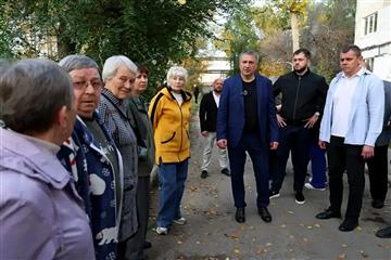 Иван Носков проверил ход восстановления домов, пострадавших от атак вражеских БПЛА