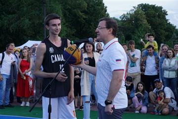 Дмитрий Азаров дал старт новому турниру по баскетболу 3х3 
