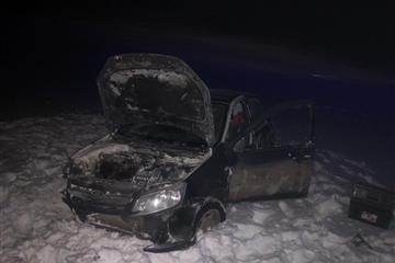 В Самарской области водитель Lada Granta съехал в кювет и "отправил" в больницу свою пассажирку