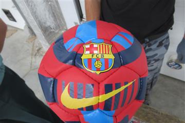 Самарские таможенники изъяли партию контрафактных футбольных мячей