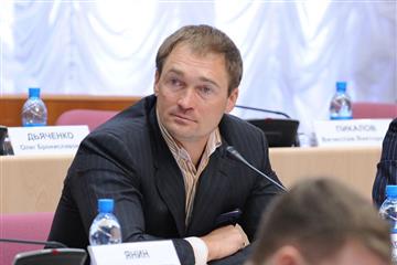 Александр Милеев: вместо доступных спортплощадок бюджет субсидирует пятизвездочный отель