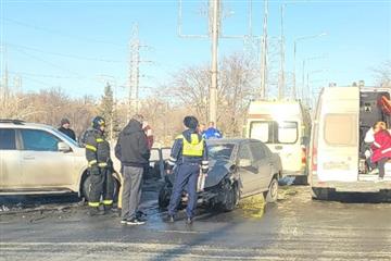 В Самаре два ДТП осложнили движение транспорта на ул. Ново-Садовой