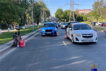 Велосипедист из Самары врезался в две легковушки