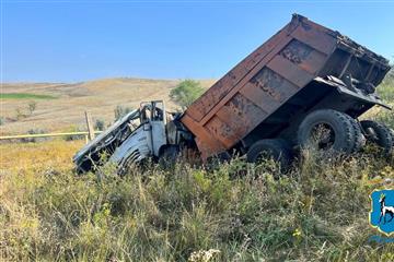 В Сызрани погиб водитель съехавшего в кювет КамАЗа