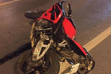 Водитель Skoda сбил двух человек на мотоцикле на Московском шоссе
