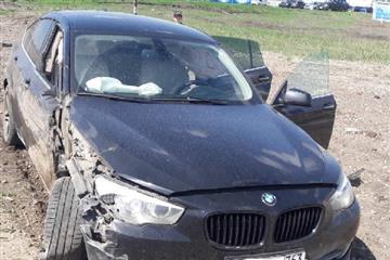 В Кинельском районе BMW врезалась в самосвал, есть пострадавшие