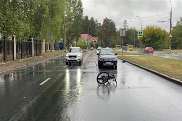 Тольяттинский велосипедист нарушил ПДД и попал под машину