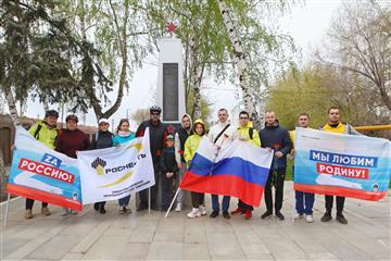 Майский велопробег: сотрудники Новокуйбышевской нефтехимической компании приняли участие в памятном велопробеге