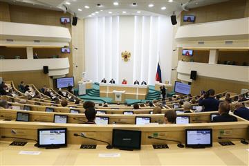 Дмитрий Азаров предложил ряд инициатив на парламентских слушаниях в Совете Федерации