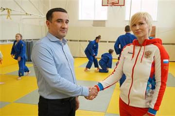 Тренер Анна Сараева примет участие в предварительном голосовании "Единой России"