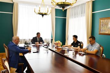 Дмитрий Азаров обсудил с депутатом ГД Жанной Рябцевой проект 