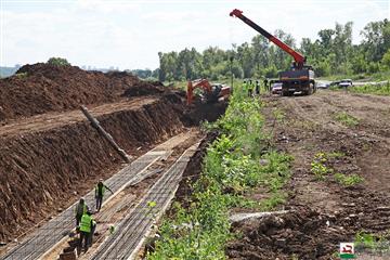 В Уфе на территории Забелья продолжается строительство канализационного коллектора от КНС "Затон-Восточный" до площадки ГОСК