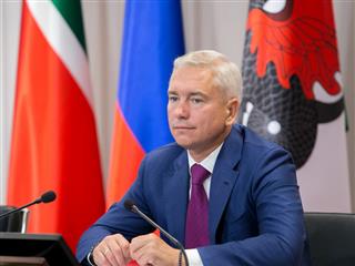 Денис Калинкин: "Мы уже не латаем дыры, размазывая рубль на километры, а полноценно обновляем дорожное полотно"