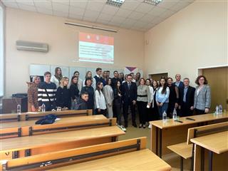 Министр туризма Самарской области Артур Абдрашитов провел лекцию студентам тольяттинского вуза