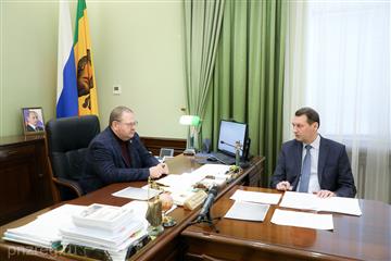Олег Мельниченко поручил сформировать региональную программу капитального ремонта детских оздоровительных лагерей