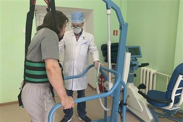 Для реабилитации пациентов после инсульта в Центре кардиологии и неврологии используют "умные тренажеры"