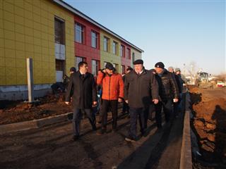 Глава Мордовии Владимир Волков проинспектировал строительство детского сада в поселке Ромоданово