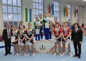 Кировские акробаты отличились на международных соревнованиях