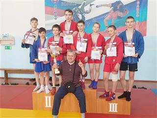 Сборная команда борцов Оханска стала первой на II-м межмуниципальном турнире Еловского округа по борьбе самбо