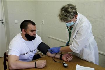 В Сергиевском районе в оснащенных по нацпроекту прививочных кабинетах продолжается вакцинация