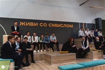 На открытом "Уроке цифры" представители ИТ-компаний рассказали оренбургским школьникам про анализ в бизнесе и программной разработке