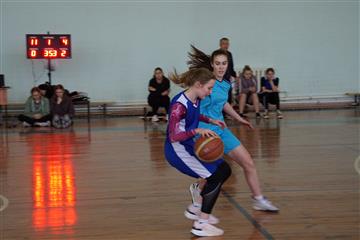 Бузулукские спортсмены приняли участие в зональном этапе соревнований по баскетболу