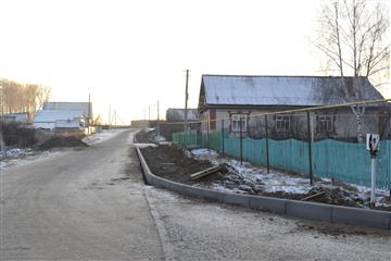 В сельских поселениях Менделеевского района продолжается обустройство тротуаров
