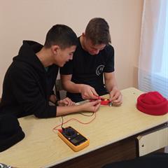 Образовательная сессия мобильного "Кванториума" прошла для обучающихся Конезаводской школы