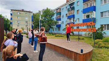 Благоустроенный по нацпроекту сквер на ул. Ленина в Чапаевске востребован не только жителями, но и волонтерами