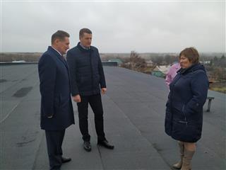 Первый зампредседателя Правительства Пензенской области оценил динамику проведения капитального ремонта Дома культуры с. Трескино 