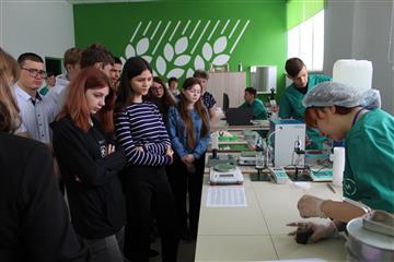 В мастерских Ташлинского техникума проходят профориентационные мероприятия для школьников
