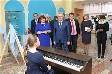 Иван Белозерцев поручил разработать документацию на ремонт детской школы искусств в Лунино